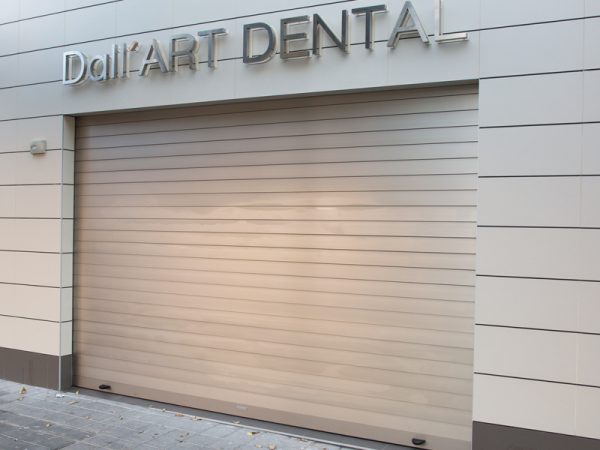puertas-automaticas-comercios-cierre-enrollable-aluminio-3