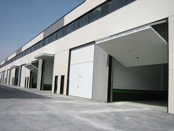 puertas-automaticas-industriales-contrapesadas-basculantes-3